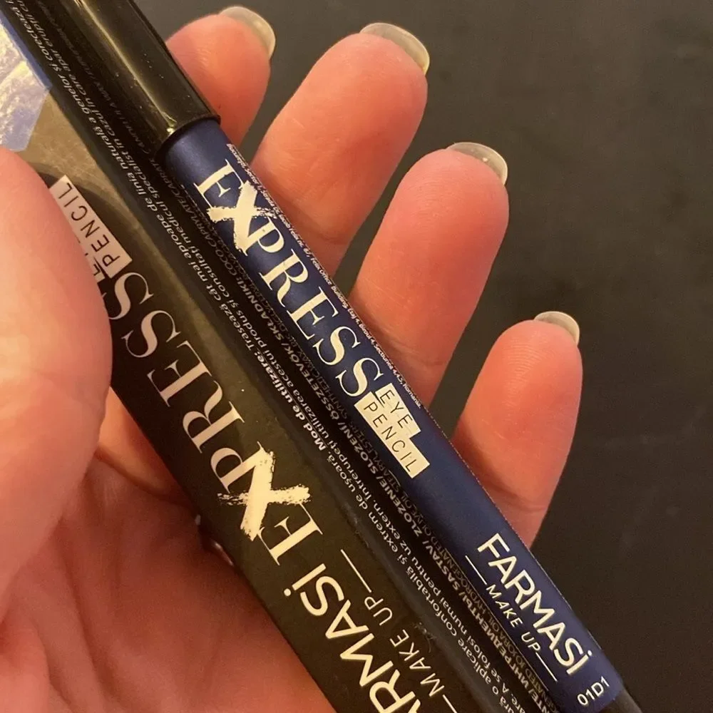 Farmasi Eyeliner Pencil - 90 Metallic Sapphire
